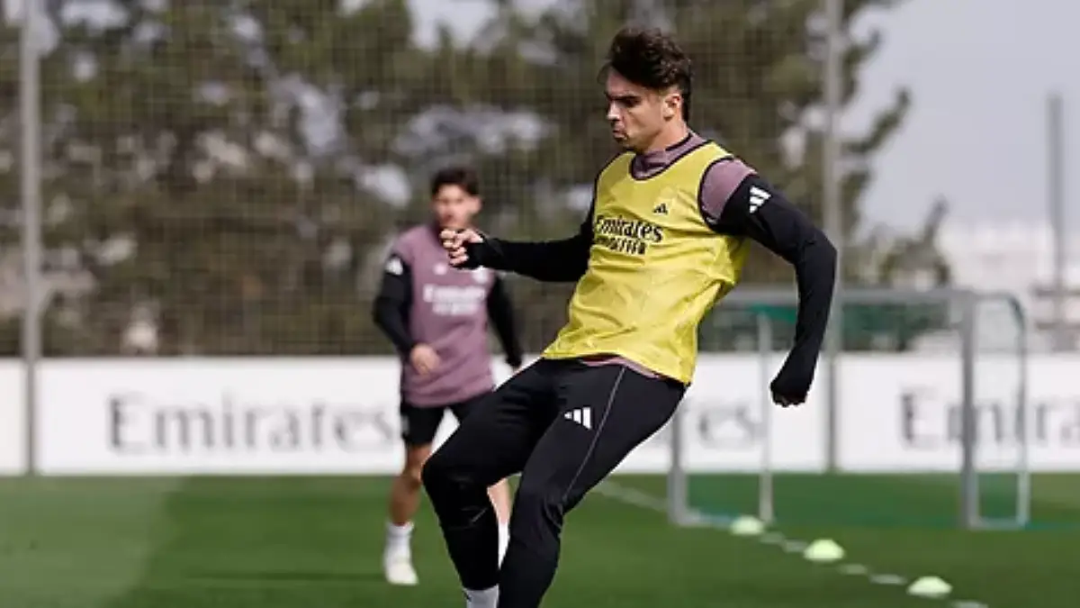 Raul Asencio à l'entraînement avec le Real Madrid (realmadrid.com)