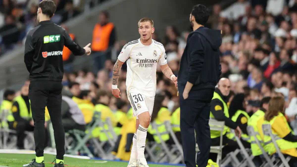 MADRID, SPAIN - MARCH 02: Franco Mastantuono of Real Madrid walks off after being shown the red card during the LaLiga EA Sports match between Real Madrid CF and Getafe CF at Estadio Santiago Bernabeu on March 02, 2026 in Madrid, Spain. (Photo by Florencia Tan Jun/Getty Images)