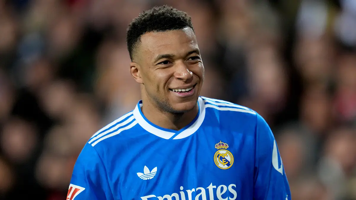 Mbappé lors du match contre Valence le 8 février (Photo by Aitor Alcalde/Getty Images).
