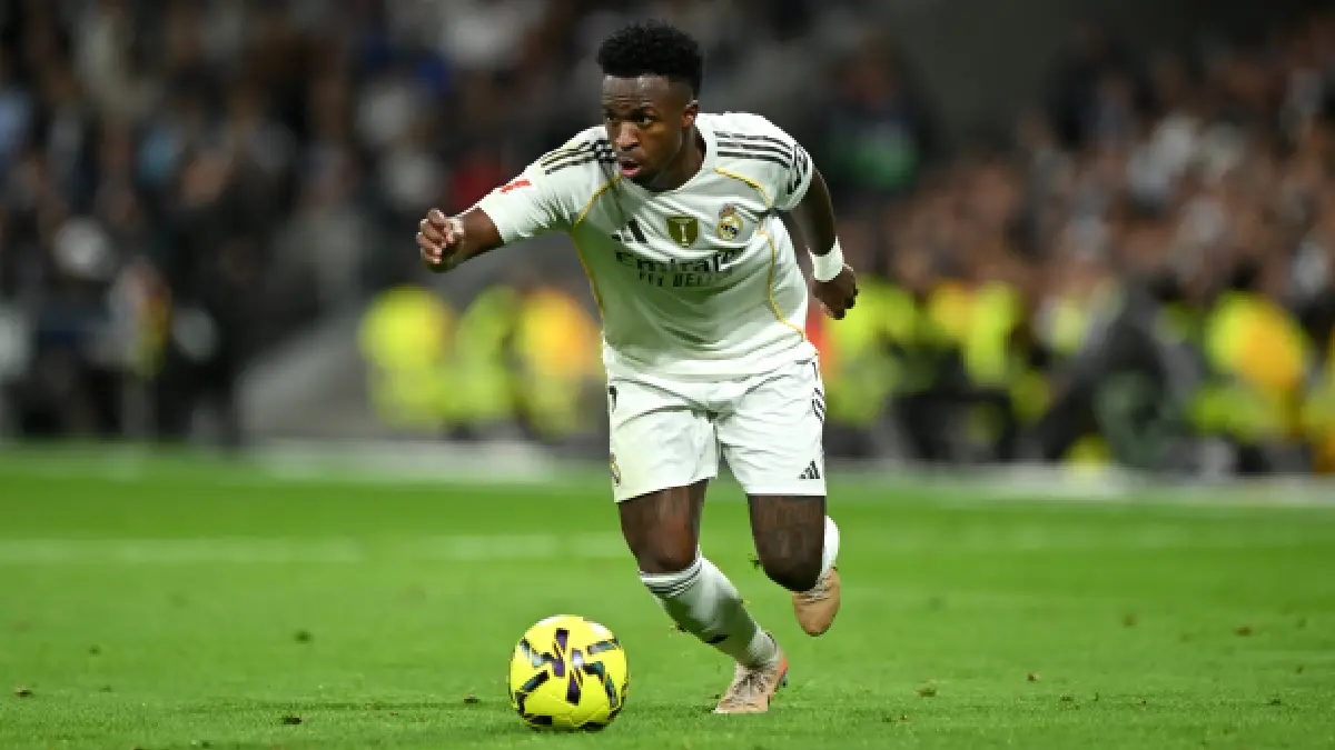 MADRID, SPAIN - DECEMBER 07: Vinicius Junior of Real Madrid runs with the ball during the LaLiga EA Sports match between Real Madrid CF and RC Celta de Vigo at Estadio Santiago Bernabeu on December 07, 2025 in Madrid, Spain. (Photo by Denis Doyle/Getty Images)