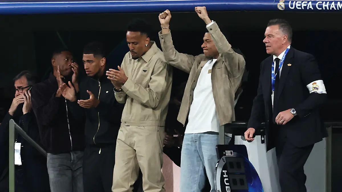 MADRID, SPAIN - MARCH 11: David Alaba, Jude Bellingham, Eder Militao and Kylian Mbappe of Real Madrid celebrate after the team's victory during the UEFA Champions League 2025/26 Round of 16 First Leg match between Real Madrid CF and Manchester City FC at Estadio Santiago Bernabeu on March 11, 2026 in Madrid, Spain. (Photo by Florencia Tan Jun/Getty Images)