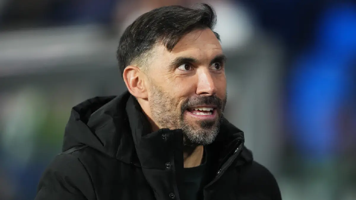 SAN SEBASTIAN, SPAIN - FEBRUARY 07: Eder Sarabia, Head Coach of Elche CF, looks on from the sidelines during the LaLiga EA Sports match between Real Sociedad and Elche CF at Reale Arena on February 07, 2026 in San Sebastian, Spain. (Photo by Juan Manuel Serrano Arce/Getty Images)