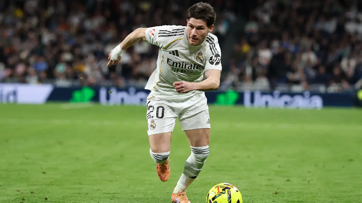 MADRID, SPAIN - JANUARY 04: Fran Garcia of Real Madridin action during the LaLiga EA Sports match between Real Madrid CF and Real Betis Balompie at Estadio Santiago Bernabeu on January 04, 2026 in Madrid, Spain. (Photo by Florencia Tan Jun/Getty Images)