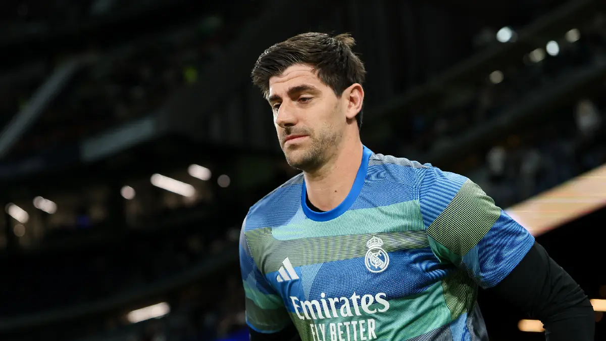 MADRID, SPAIN - MARCH 14: Thibaut Courtois of Real Madrid warms up during the LaLiga EA Sports match between Real Madrid CF and Elche CF at Estadio Santiago Bernabeu on March 14, 2026 in Madrid, Spain. (Photo by Florencia Tan Jun/Getty Images)