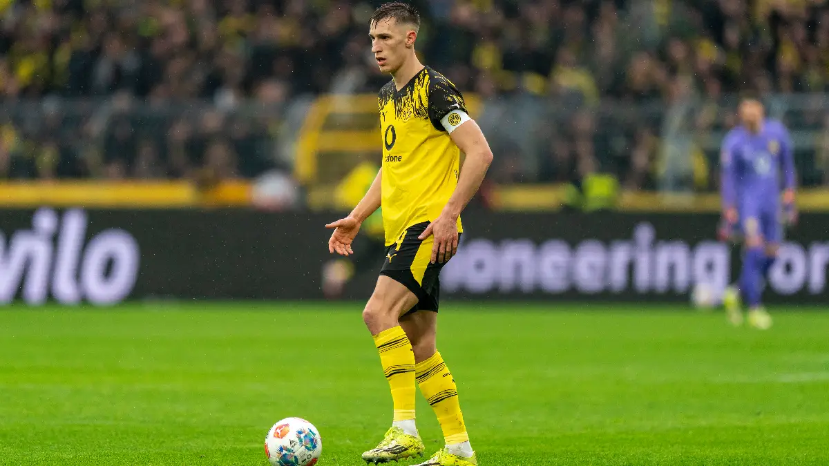 DORTMUND, GERMANY - MARCH 14: Nico Schlotterbeck of Borussia Dortmund in action during the Bundesliga match between Borussia Dortmund and FC Augsburg at Signal Iduna Park on March 14, 2026 in Dortmund, Germany. (Photo by Fabio Deinert/Getty Images)