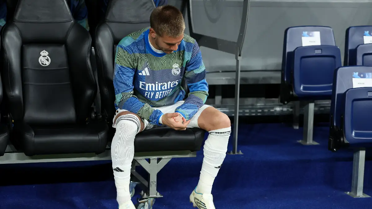 MADRID, SPAIN - MARCH 11: Franco Mastantuono of Real Madridlooks on prior to the UEFA Champions League 2025/26 Round of 16 First Leg match between Real Madrid CF and Manchester City FC at Estadio Santiago Bernabeu on March 11, 2026 in Madrid, Spain. (Photo by Florencia Tan Jun/Getty Images)