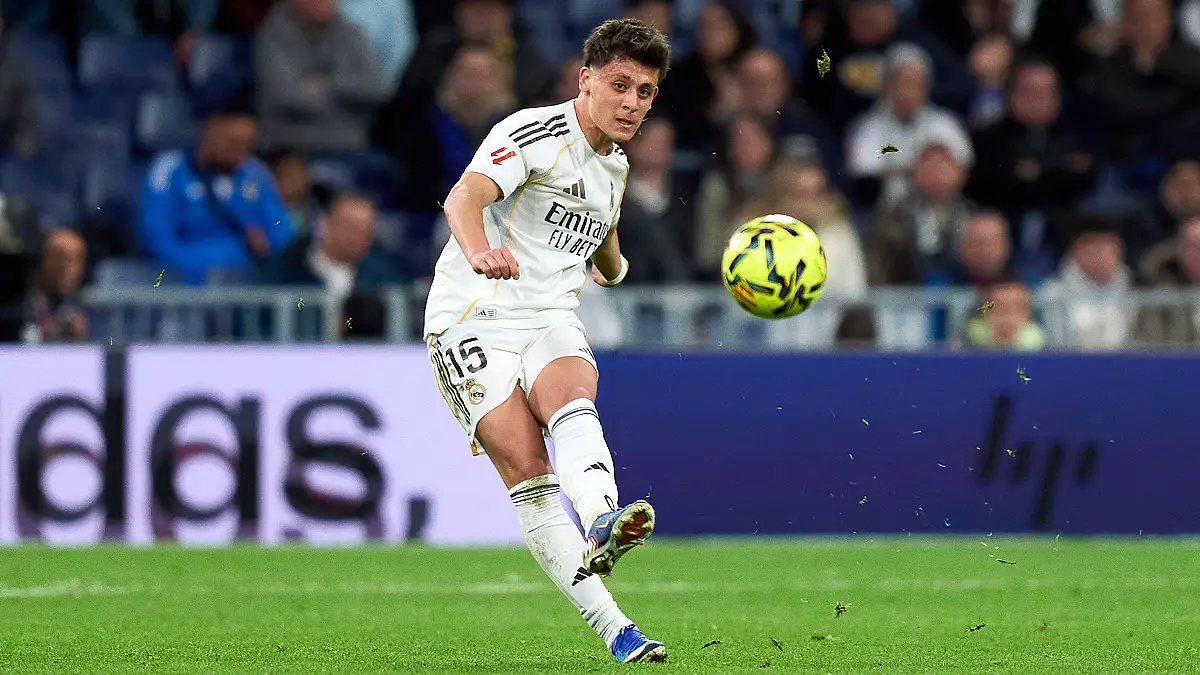 MADRID, SPAIN - MARCH 14: Arda Guler of Real Madrid in action during the LaLiga EA Sports match between Real Madrid CF and Elche CF at Estadio Santiago Bernabeu on March 14, 2026 in Madrid, Spain. (Photo by Angel Martinez/Getty Images)