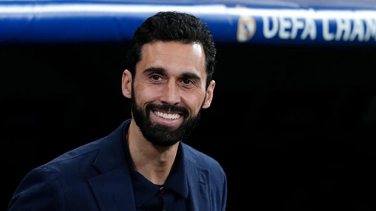 MADRID, SPAIN - MARCH 11: Alvaro Arbeloa, Head Coach of Real Madrid, looks on prior to the UEFA Champions League 2025/26 Round of 16 First Leg match between Real Madrid CF and Manchester City FC at Estadio Santiago Bernabeu on March 11, 2026 in Madrid, Spain. (Photo by Angel Martinez/Getty Images).
