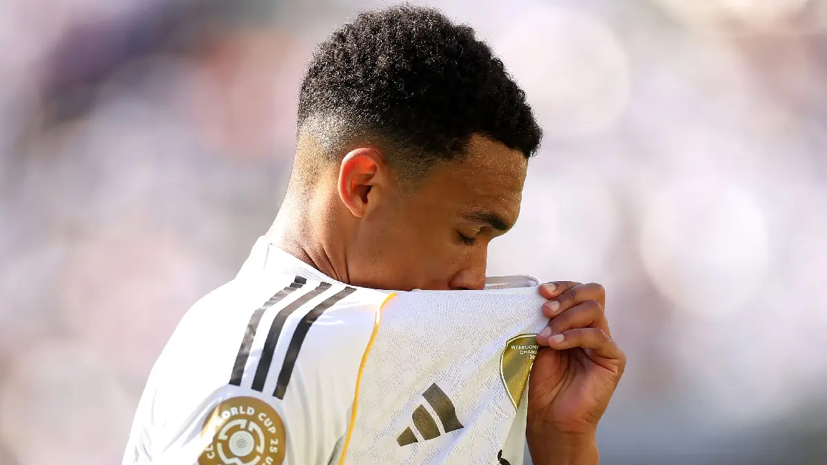 EAST RUTHERFORD, NEW JERSEY - JULY 05: Trent Alexander-Arnold #12 of Real Madrid C.F. reacts during the FIFA Club World Cup 2025 quarter final match between Real Madrid CF and Borussia Dortmund at MetLife Stadium on July 05, 2025 in East Rutherford, New Jersey. (Photo by Luke Hales/Getty Images)