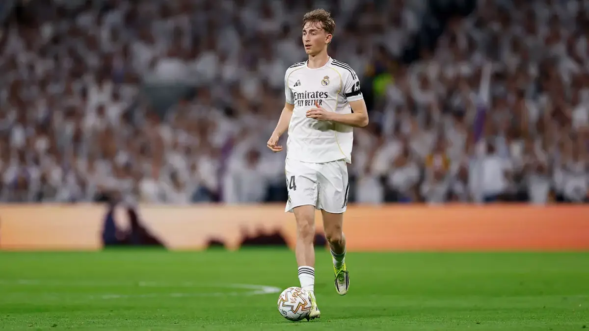 Huijsen : "Les supporters du Real Madrid savent que je peux faire mieux" (realmadrid.com)