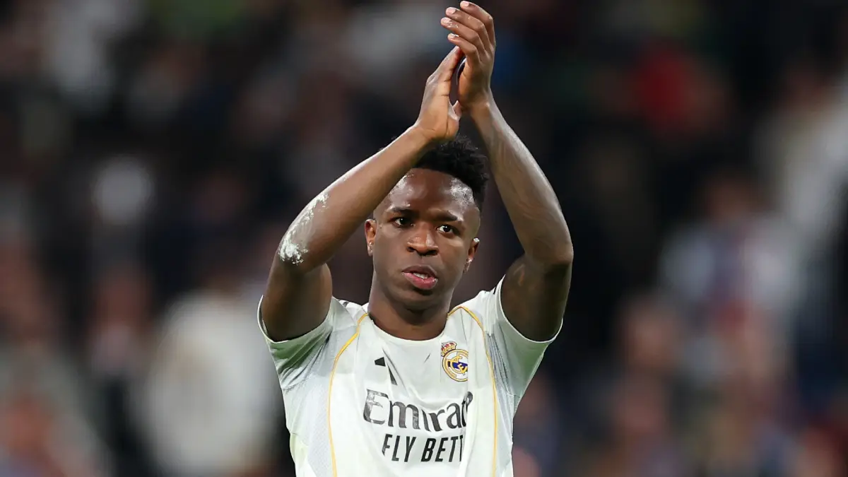 MADRID, SPAIN - MARCH 22: Vinicius Junior of Real Madrid applauds the fans after the team's victory in the LaLiga EA Sports match between Real Madrid CF and Atletico de Madrid at Estadio Santiago Bernabeu on March 22, 2026 in Madrid, Spain. (Photo by Florencia Tan Jun/Getty Images)