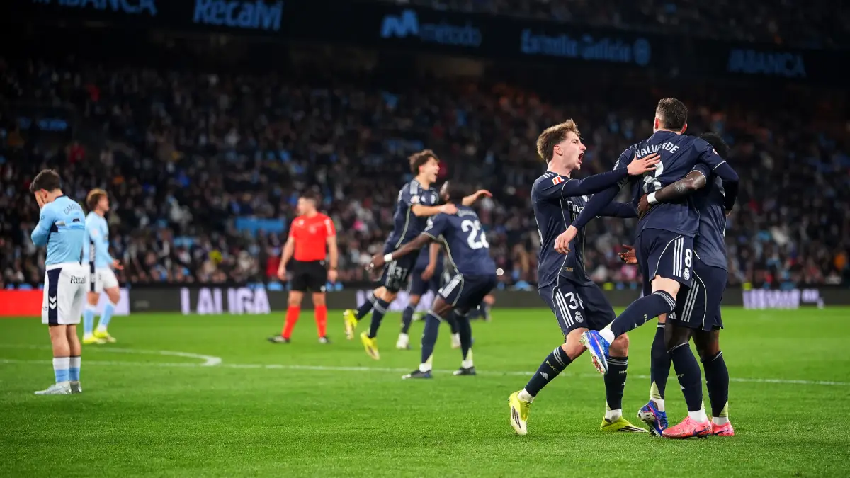 VIGO, SPAIN - MARCH 06: Federico Valverde of Real Madrid celebrates with teammates after scoring his team's second goal during the LaLiga EA Sports match between RC Celta de Vigo and Real Madrid CF at Estadio Abanca-Balaidos on March 06, 2026 in Vigo, Spain. (Photo by Jose Manuel Alvarez Rey/Getty Images)