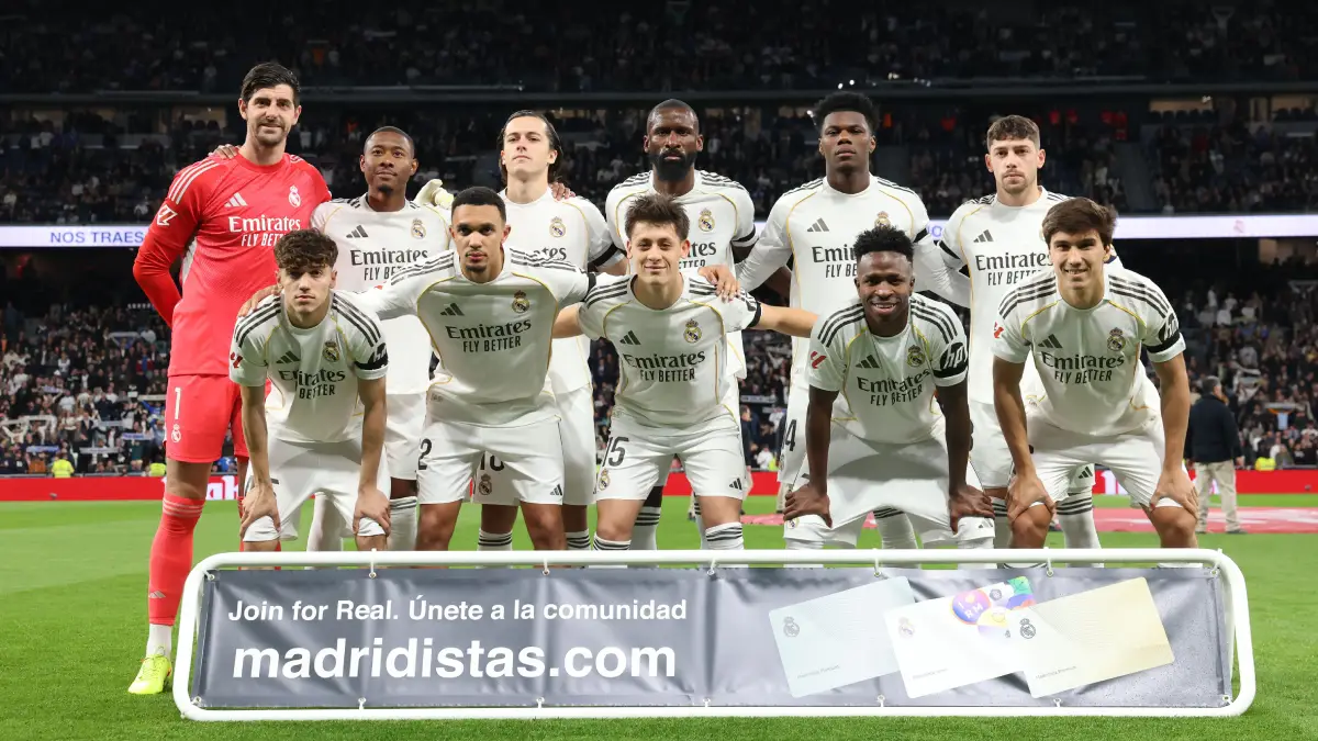 MADRID, SPAIN - MARCH 02: The players of Real Madrid lines up for a team photo during the LaLiga EA Sports match between Real Madrid CF and Getafe CF at Estadio Santiago Bernabeu on March 02, 2026 in Madrid, Spain. (Photo by Florencia Tan Jun/Getty Images)