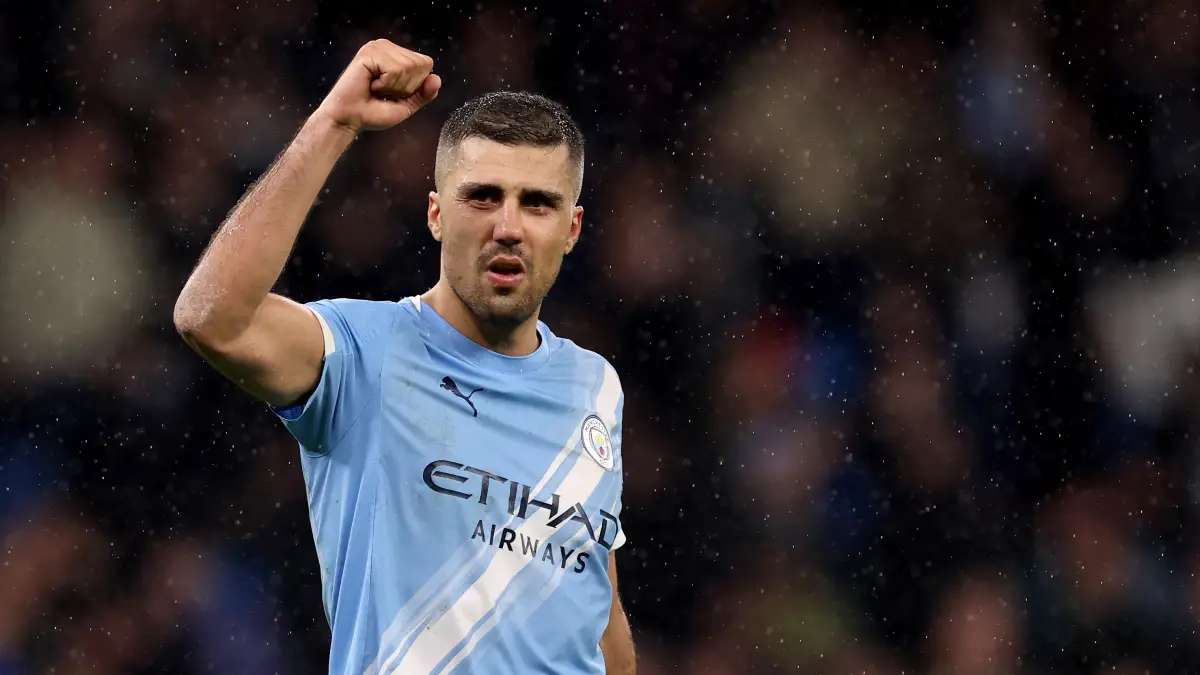 MANCHESTER, ENGLAND - FEBRUARY 21: Rodri of Manchester City during the Premier League match between Manchester City and Newcastle United at Etihad Stadium on February 21, 2026 in Manchester, England. (Photo by Carl Recine/Getty Images) l Real Madrid