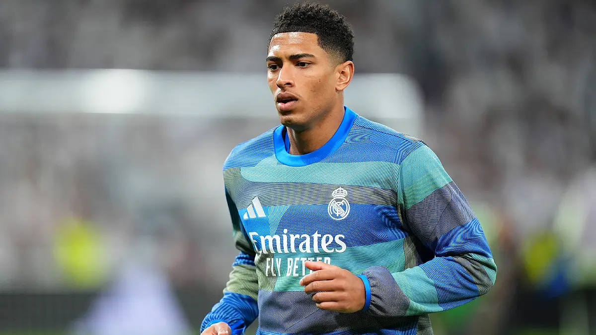 MADRID, SPAIN - MARCH 22: Jude Bellingham of Real Madrid warms up prior to the LaLiga EA Sports match between Real Madrid CF and Atletico de Madrid at Estadio Santiago Bernabeu on March 22, 2026 in Madrid, Spain. (Photo by Angel Martinez/Getty Images)