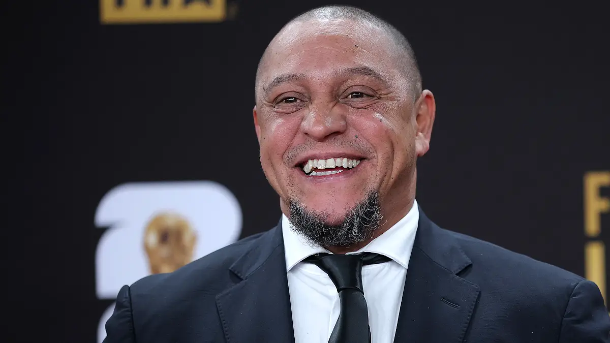 WASHINGTON, DC - DECEMBER 05: Roberto Carlos, FIFA legend poses on the red carpet prior to the FIFA World Cup 2026 Official Draw at John F. Kennedy Center for the Performing Arts on December 05, 2025 in Washington, DC. (Photo by Kevin Dietsch/Getty Images)