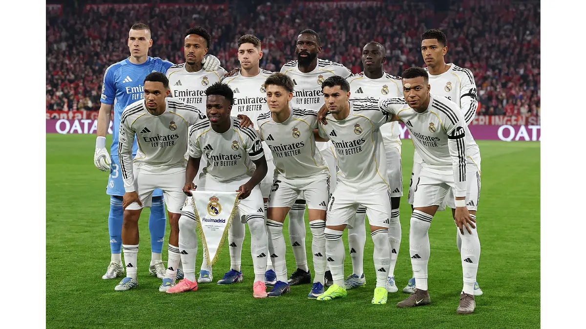 MUNICH, GERMANY - APRIL 15: Players of Real Madrid pose for a team photograph prior to the UEFA Champions League 2025/26 Quarter-Final Second Leg match between FC Bayern München and Real Madrid CF at Football Arena Munich on April 15, 2026 in Munich, Germany. (Photo by Lars Baron/Getty Images)