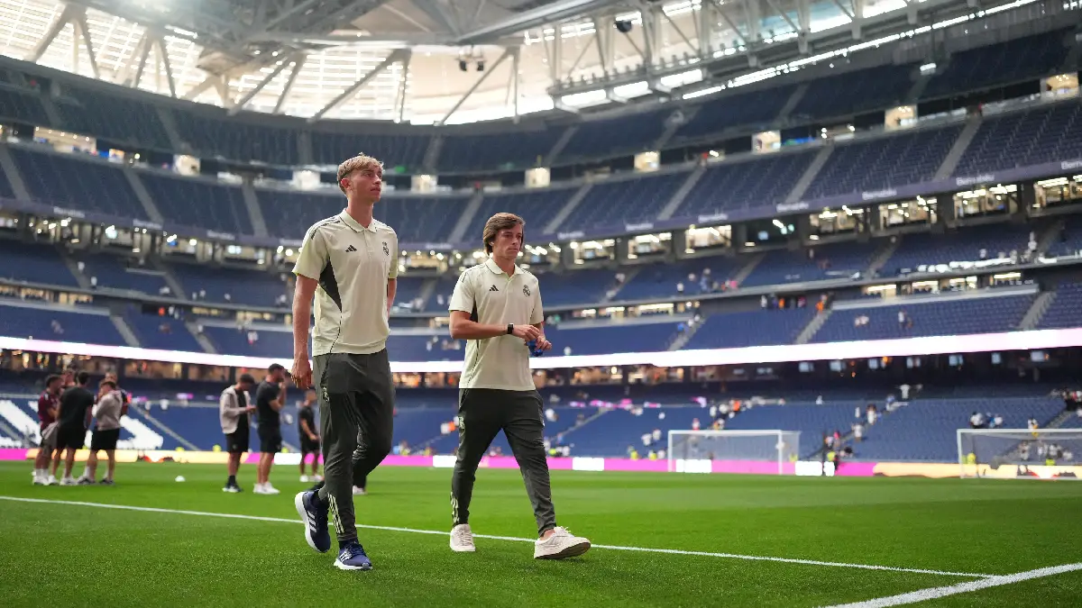 MADRID, SPAIN - AUGUST 19: Dean Huijsen and Álvaro Fernández Carreras of Real Madrid look on prior to the LaLiga EA Sports match between Real Madrid CF and CA Osasuna at Estadio Santiago Bernabeu on August 19, 2025 in Madrid, Spain. (Photo by Angel Martinez/Getty Images)