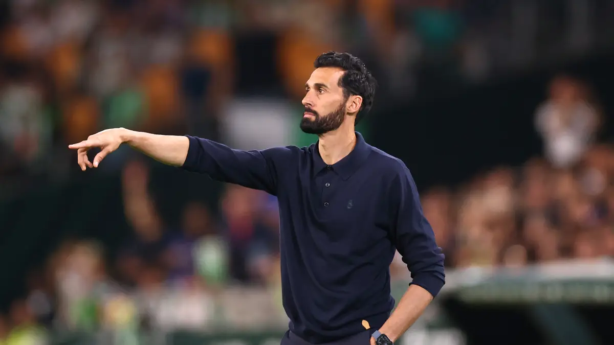 SEVILLE, SPAIN - APRIL 24: Alvaro Arbeloa, manager of Real Madrid looks on during the LaLiga EA Sports match between Real Betis Balompie and Real Madrid CF at Estadio La Cartuja on April 24, 2026 in Seville, Spain. (Photo by Fran Santiago/Getty Images)