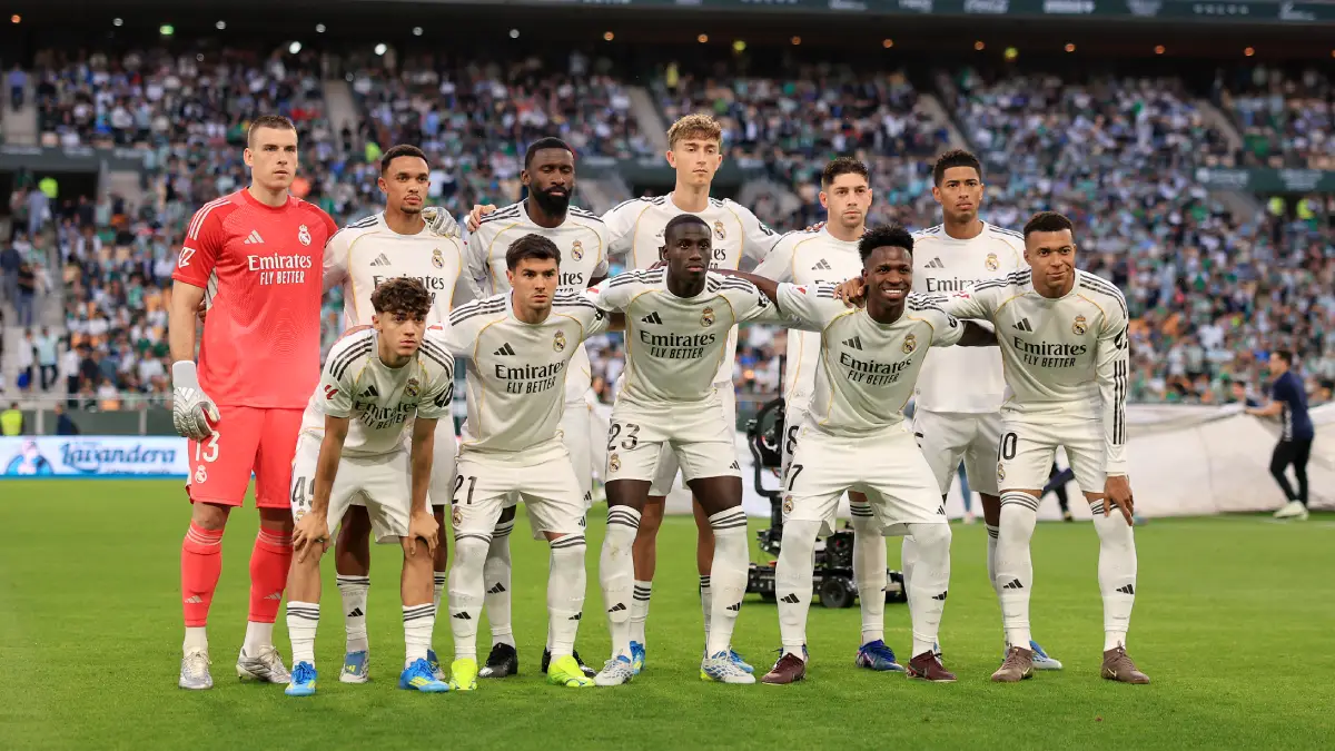 SEVILLE, SPAIN - APRIL 24: Players of Real Madrid pose for a team photograph prior to the LaLiga EA Sports match between Real Betis Balompie and Real Madrid CF at Estadio La Cartuja on April 24, 2026 in Seville, Spain. (Photo by Fran Santiago/Getty Images)