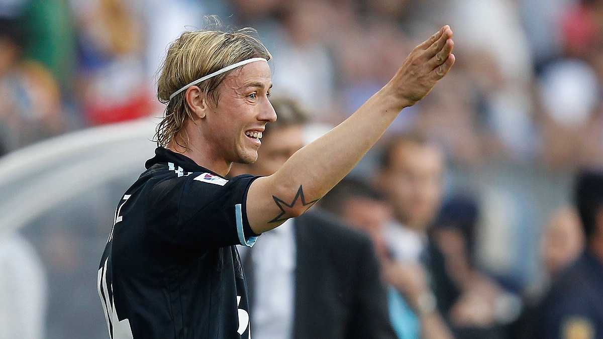 MALAGA, SPAIN - MAY 16: Jose Maria Gutierrez (Guti) of Real Madrid gestures during the La Liga match between Malaga and Real Madrid at La Rosaleda Stadium on May 16, 2010 in Malaga, Spain. (Photo by Angel Martinez/Getty Images)