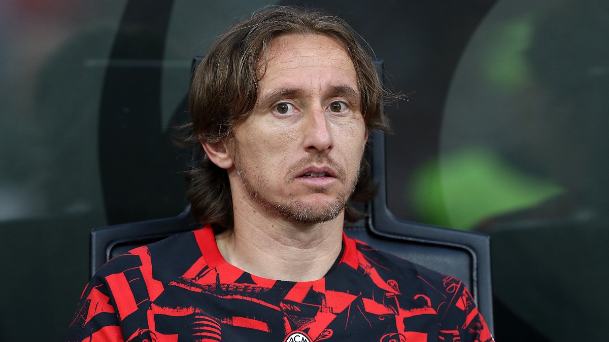 MILAN, ITALY - MAY 24: Luka Modric of AC Milan looks on from the substitutes bench prior to the Serie A match between AC Milan and Cagliari Calcio at the Giuseppe Meazza Stadium on May 24, 2026 in Milan, Italy. (Photo by Marco Luzzani/Getty Images)