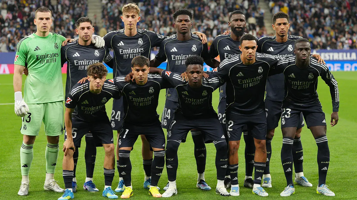 BARCELONA, SPAIN - MAY 03: Players of Real Madrid pose for a team photograph prior to the LaLiga EA Sports match between RCD Espanyol de Barcelona and Real Madrid CF at RCDE Stadium on May 03, 2026 in Barcelona, Spain. (Photo by Pedro Salado/Getty Images)