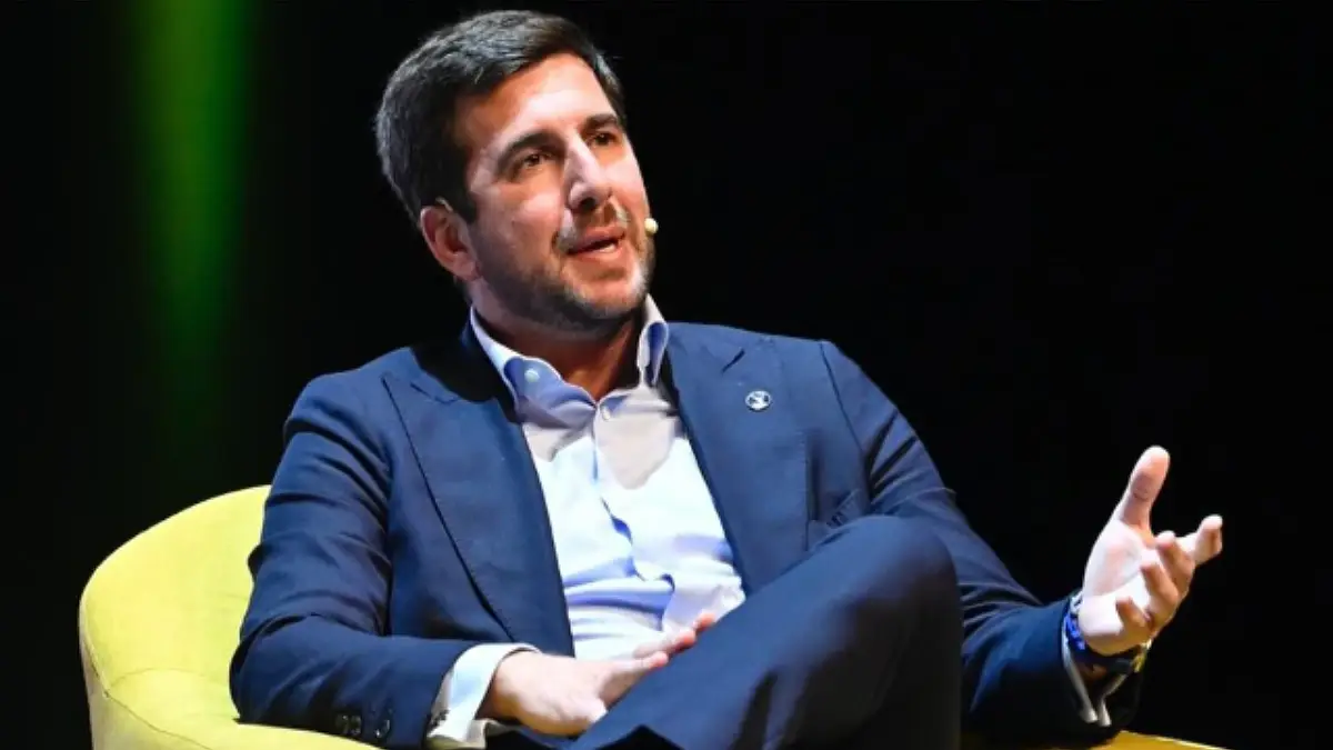 Enrique Riquelme, dirigeant de Cox Energy, lors d’une interview à la conférence de presse du Real Madrid (https://www.instagram.com/enriqueriquelmev).