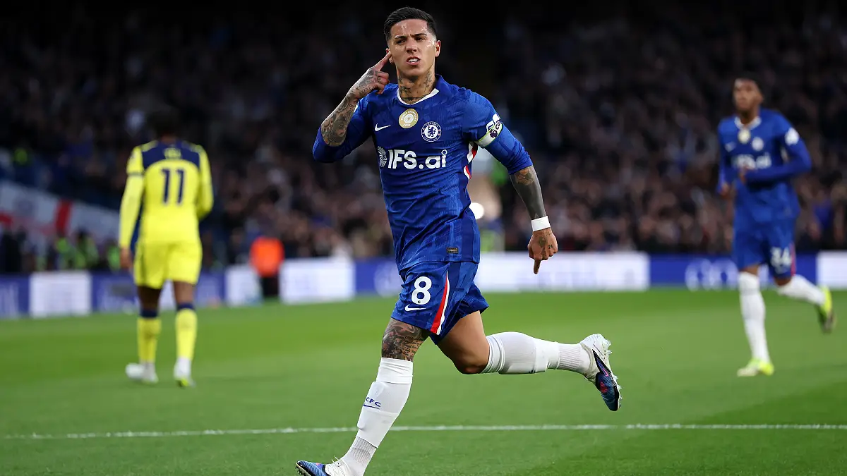 Enzo Fernandez face à Tottenham le 19 mai (Photo by Justin Setterfield/Getty Images).