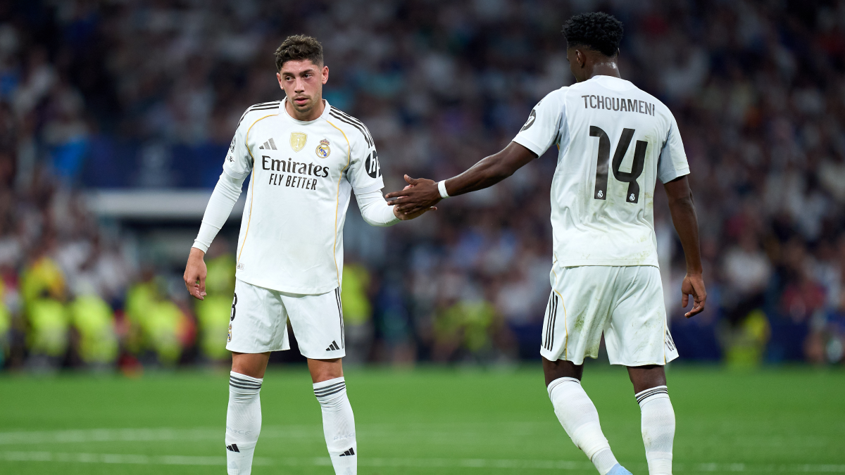 MADRID, SPAIN - SEPTEMBER 16: Federico Valverde and Aurelien Tchouameni of Real Madrid shake hands during the UEFA Champions League 2025/26 League Phase MD1 match between Real Madrid C.F. and Olympique de Marseille at Estadio Santiago Bernabeu on September 16, 2025 in Madrid, Spain. (Photo by Angel Martinez/Getty Images)