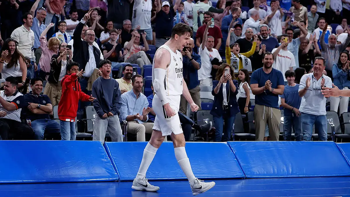 Real Madrid vs UCAM baloncesto (image tirée du site web officiel du club)