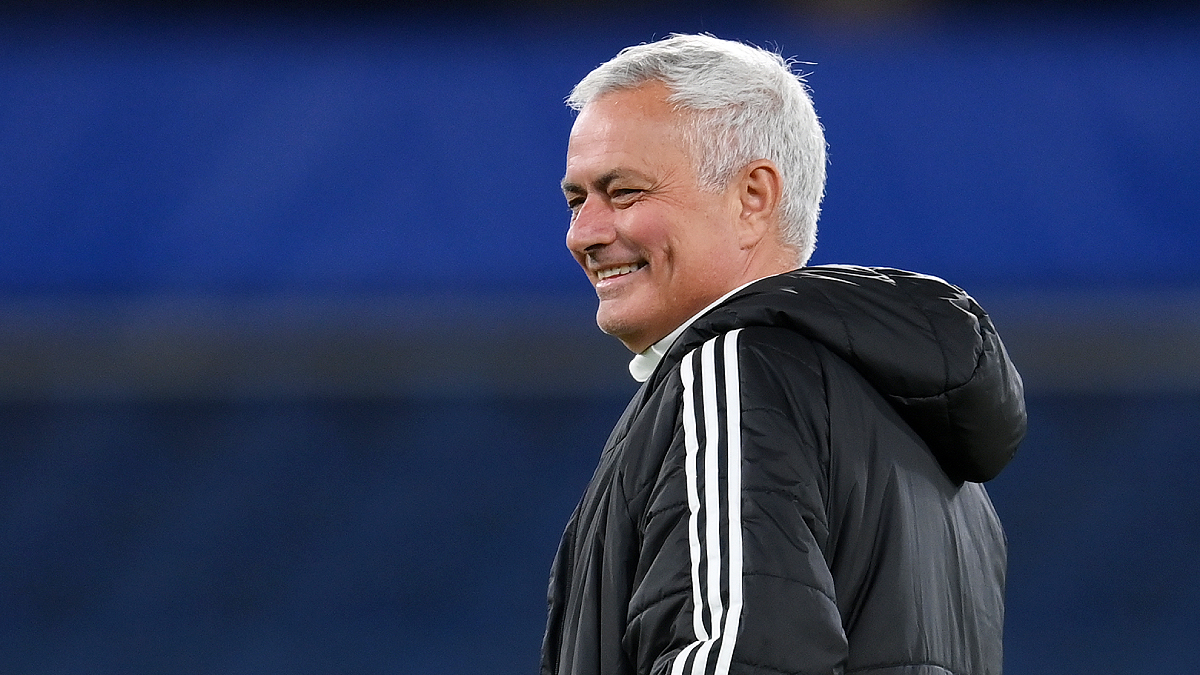 LONDON, ENGLAND - SEPTEMBER 29: Jose Mourinho, Head Coach of SL Benfica, reacts during a SL Benfica Training Session at Stamford Bridge on September 29, 2025 in London, England. (Photo by Alex Broadway/Getty Images)