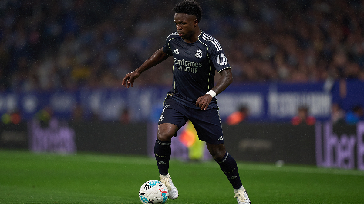 BARCELONA, SPAIN - MAY 03: Vinicius Junior of Real Madrid with the ball during the LaLiga EA Sports match between RCD Espanyol de Barcelona and Real Madrid CF at RCDE Stadium on May 03, 2026 in Barcelona, Spain. (Photo by Pedro Salado/Getty Images)