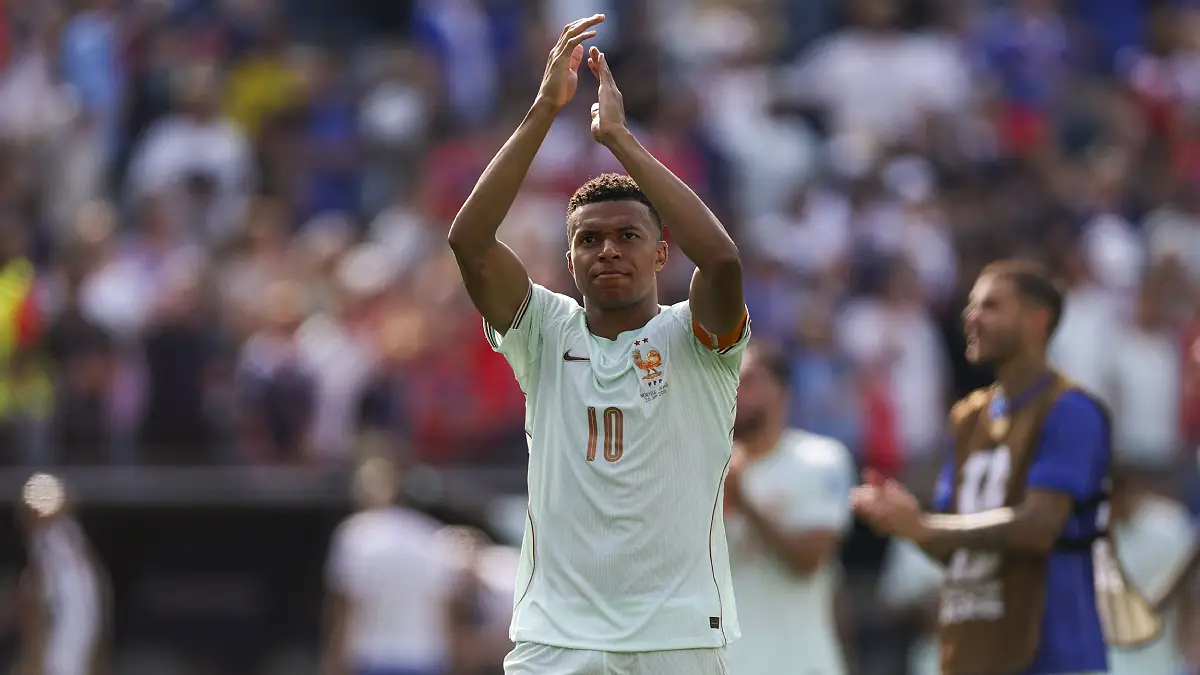 FOXBOROUGH, MASSACHUSETTS - JUNE 26: Kylian Mbappe #10 of France applauds fans after the 4-1 win during the FIFA World Cup 2026 Group I match between Norway and France at Boston Stadium on June 26, 2026 in Foxborough, Massachusetts. (Photo by Mattia Ozbot/Getty Images)