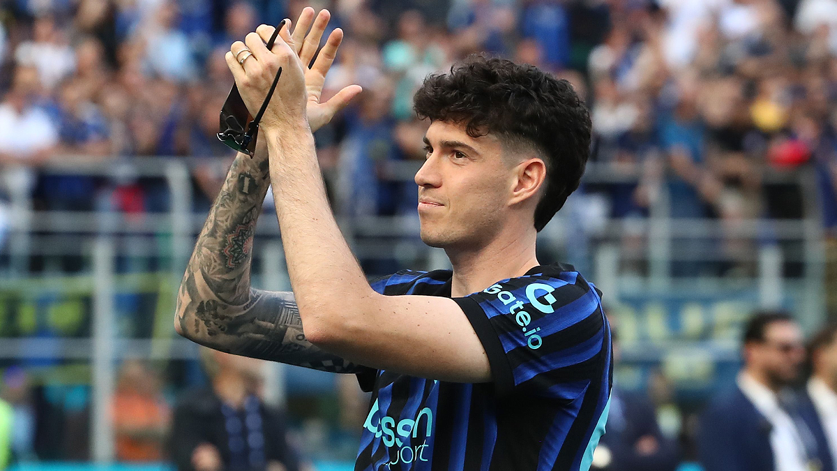 MILAN, ITALY - MAY 17: Alessandro Bastoni of FC Internazionale looks on during the trophy presentation after the Serie A match between FC Internazionale and Hellas Verona FC at Giuseppe Meazza Stadium on May 17, 2026 in Milan, Italy. (Photo by Marco Luzzani/Getty Images)