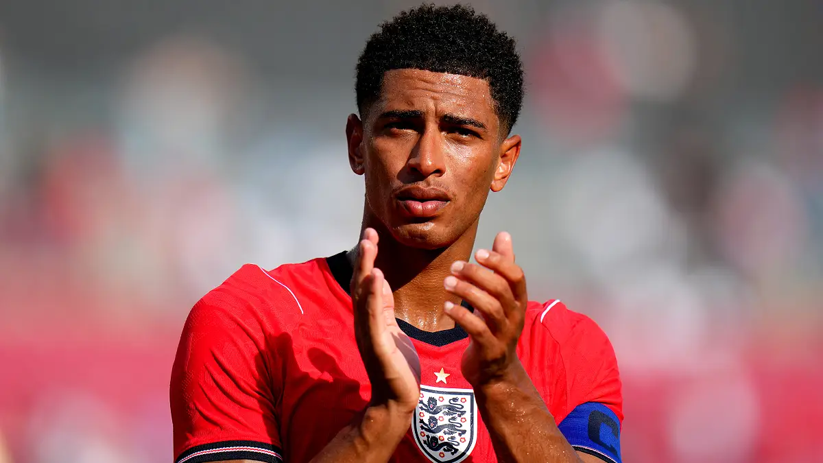 TAMPA, FLORIDA - JUNE 06: Jude Bellingham #10 of England applauds the fans after victory during the international friendly match between England and New Zealand at Raymond James Stadium on June 06, 2026 in Tampa, Florida. (Photo by Rich Storry/Getty Images)