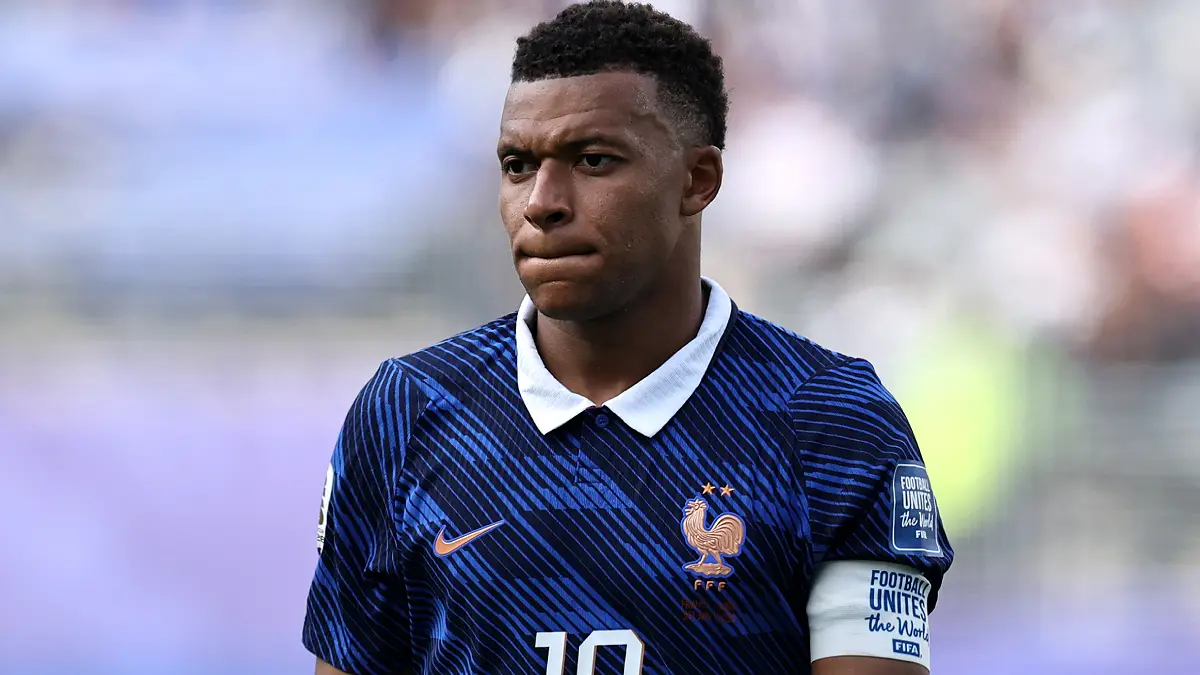 EAST RUTHERFORD, NEW JERSEY - JUNE 30: Kylian Mbappe #10 of France looks on during the FIFA World Cup 2026 Round Of 32 match between France and Sweden at New York New Jersey Stadium on June 30, 2026 in East Rutherford, New Jersey. (Photo by Buda Mendes/Getty Images)