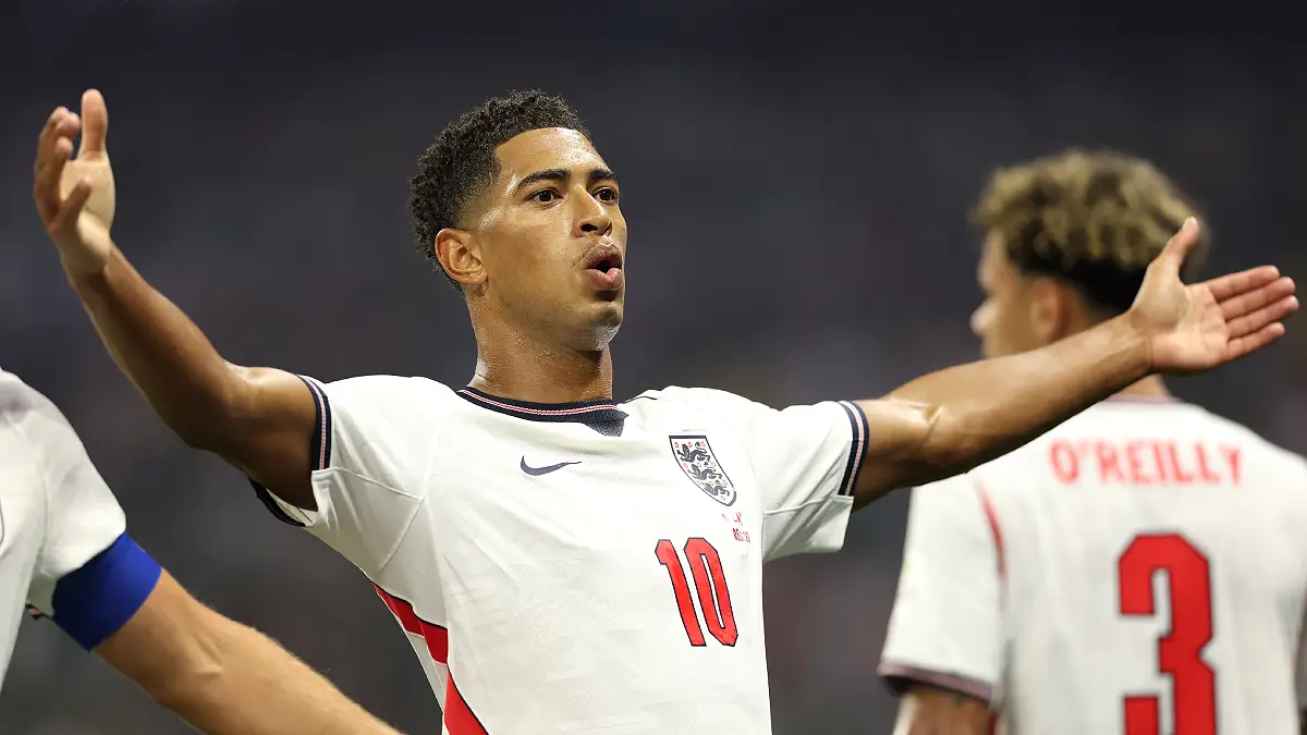 MEXICO CITY, MEXICO - JULY 05: Jude Bellingham #10 of England celebrates scoring his team's first goal during the FIFA World Cup 2026 Round of 16 match between Mexico and England at Mexico City Stadium on July 05, 2026 in Mexico City, Mexico. (Photo by Michael Steele/Getty Images)