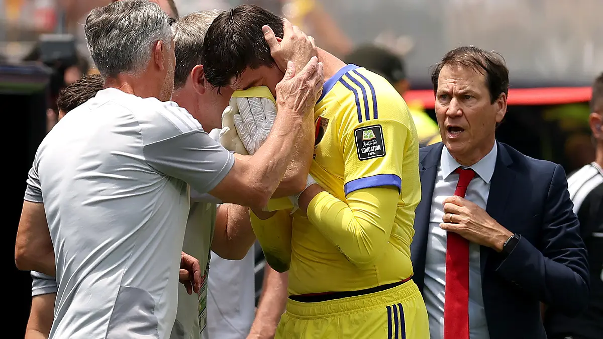 INGLEWOOD, CALIFORNIA - JULY 10: Thibaut Courtois #1 of Belgium reacts as he substitutes out of the match for Senne Lammens #12 (not pictured) as Rudi Garcia looks on during the FIFA World Cup 2026 Quarter Final match between Spain and Belgium at Los Angeles Stadium on July 10, 2026 in Inglewood, California. (Photo by Luke Hales/Getty Images)