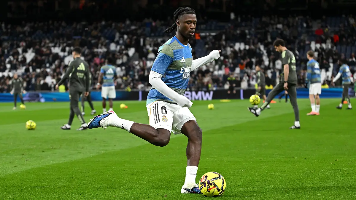 MADRID, SPAIN - DECEMBER 20: Eduardo Camavinga of Real Madrid warms up prior to the LaLiga EA Sports match between Real Madrid CF and Sevilla FC at Estadio Santiago Bernabeu on December 20, 2025 in Madrid, Spain. (Photo by Denis Doyle/Getty Images)