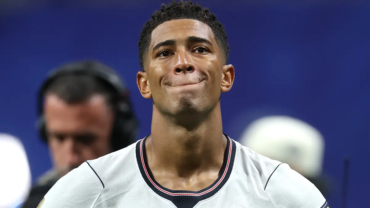 ATLANTA, GEORGIA - JULY 15: Jude Bellingham #10 of England shows dejection after the 1-2 defeat in the FIFA World Cup 2026 Semi Final match between England and Argentina at Atlanta Stadium on July 15, 2026 in Atlanta, Georgia. (Photo by Richard Pelham/Getty Images)