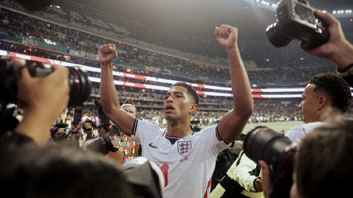 MEXICO CITY, MEXICO - JULY 05: (EDITOR'S NOTE: Tonal effects have been applied to this image) Jude Bellingham #10 of England celebrates after the team's 3-2 victory during the FIFA World Cup 2026 Round Of 16 match between Mexico and England at Mexico City Stadium on July 05, 2026 in Mexico City, Mexico. (Photo by Francois Nel/Getty Images)