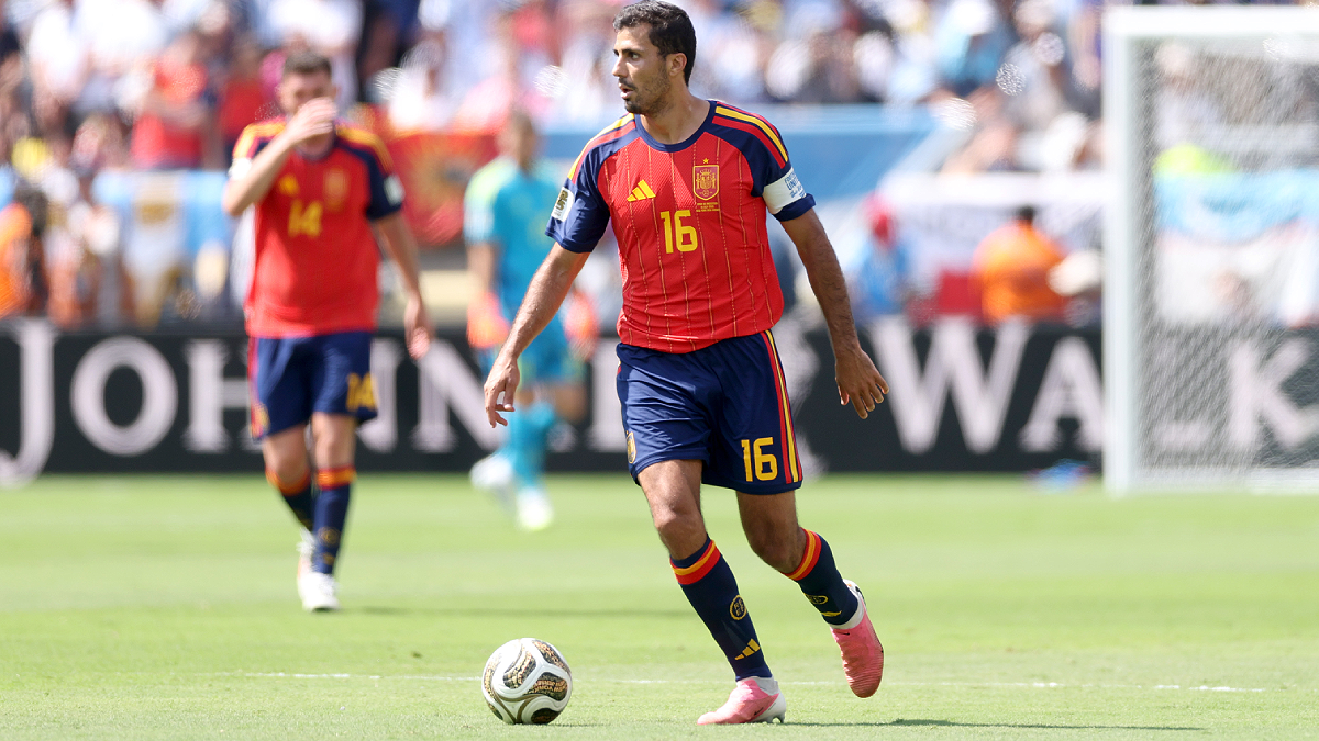 Rodri intéresse énormément le Real Madrid pour un transfert, mais un accord avec Manchester City doit encore être trouvé. (Photo by Lars Baron/Getty Images)
