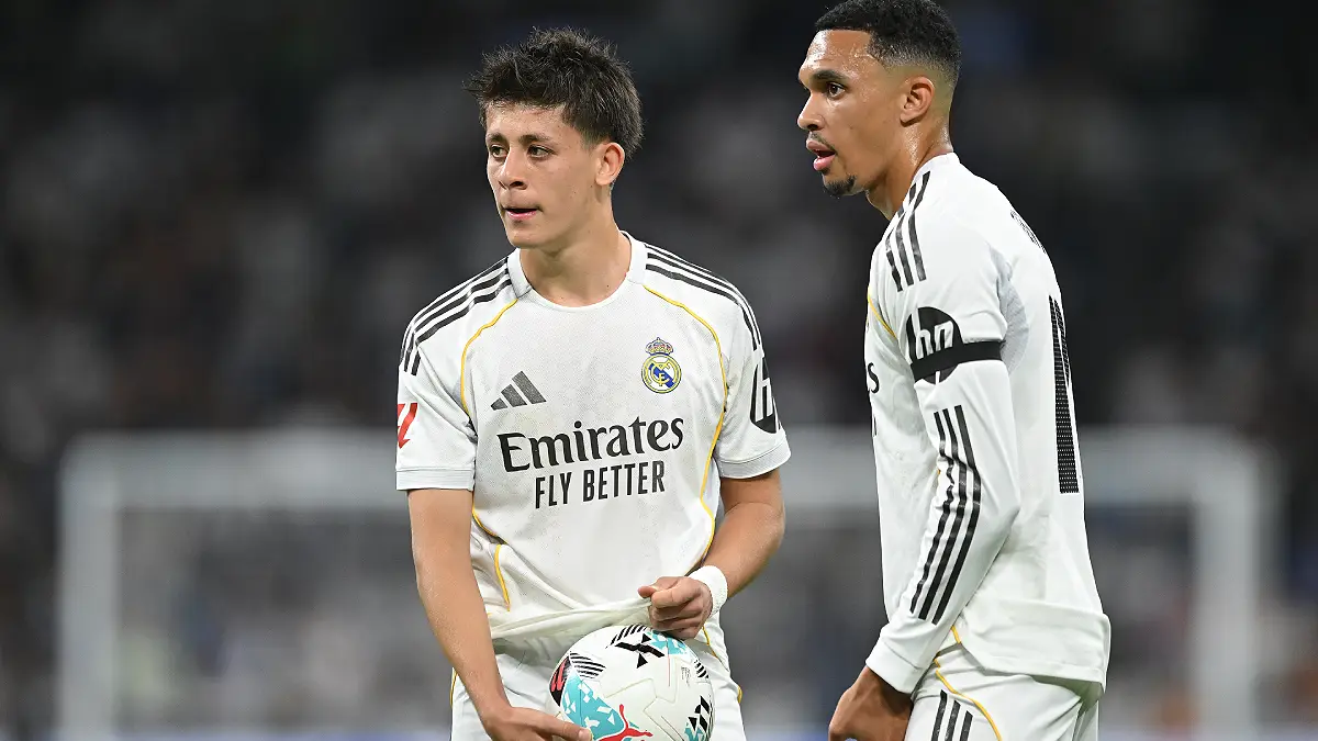 MADRID, SPAIN - APRIL 21: Arda Guler (L) and Trent Alexander-Arnold of Real Madrid size up a free kick during the LaLiga EA Sports match between Real Madrid CF and Deportivo Alaves at Estadio Santiago Bernabeu on April 21, 2026 in Madrid, Spain. (Photo by Denis Doyle/Getty Images)