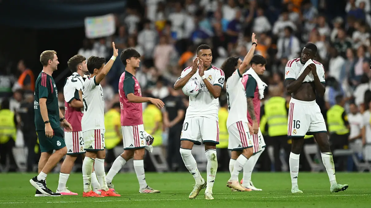 MADRID, SPAIN - AUGUST 26: Kylian Mbappe of Real Madridcelebrates scoring his hat-trick after the LaLiga EA Sports 2026/27 match between Real Madrid and Real Sociedad at Estadio Santiago Bernabeu on August 26, 2026 in Madrid, Spain. (Photo by Denis Doyle/Getty Images)