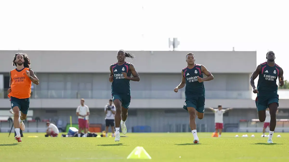 Cucurella, Diomandé, Konaté et Mbappé sont présents ce lundi à Valdebebas. (realmadrid.com)