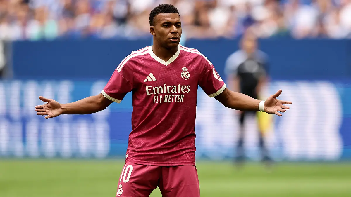 Kylian Mbappé lors du dernier match de pré-saison face à Schalke 04 (Christof Koepsel/Getty Images)
