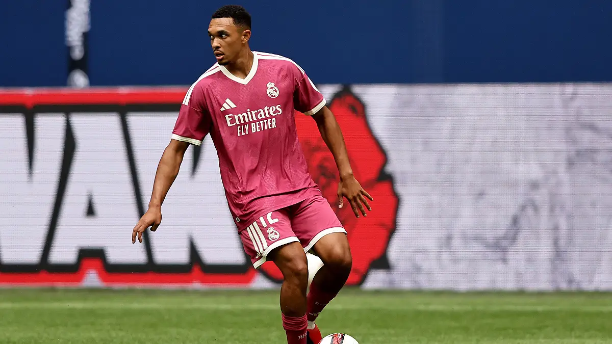 GELSENKIRCHEN, GERMANY - AUGUST 16: Trent Alexander-Arnold of Real Madrid runs with the ball during the Pre-Season Friendly match between FC Schalke 04 and Real Madrid at Veltins Arena on August 16, 2026 in Gelsenkirchen, Germany. (Photo by Christof Koepsel/Getty Images)