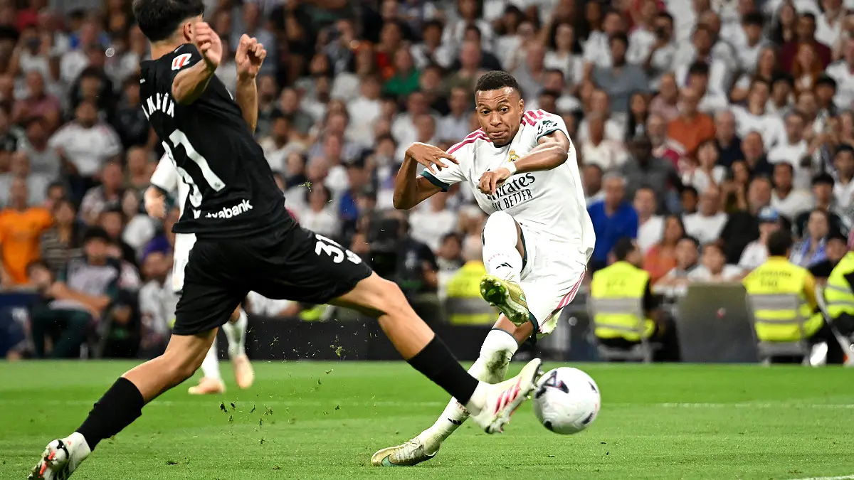 MADRID, SPAIN - AUGUST 26: Kylian Mbappe of Real Madrid scores his team’s second goal during the LaLiga EA Sports 2026/27 match between Real Madrid and Real Sociedad at Estadio Santiago Bernabeu on August 26, 2026 in Madrid, Spain. (Photo by Denis Doyle/Getty Images)