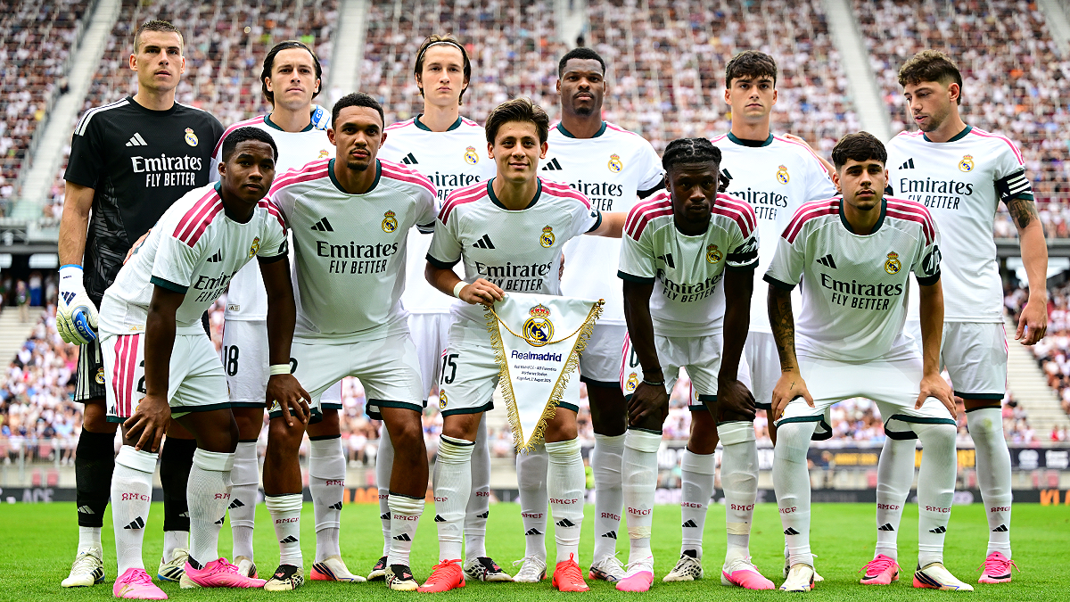 KLAGENFURT, AUSTRIA - AUGUST 01: Players of Real Madrid pose for a team photograph prior to the pre-season friendly match between Real Madrid and Fiorentina at Woerthersee Stadion on August 01, 2026 in Klagenfurt, Austria. (Photo by Christian Bruna/Getty Images)